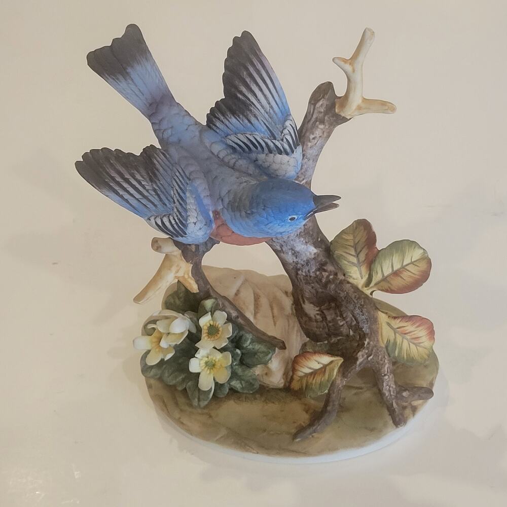 Vintage Andrea by Sadek bluebird figurine hand-painted porcelain. Made in Japan.